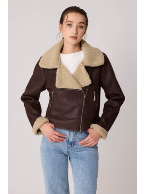 Vitrin Yanı Aksesuar Detaylı Suni Deri Biker Ceket