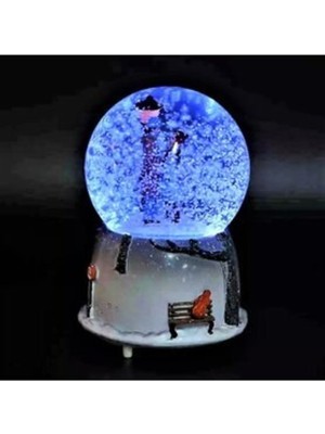 PremiumPort Işıklı ve Müzikli Kar Küresi, Romantik Sokak Lambası Temasıyla Büyüleyici