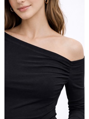 Asimetrik Tek Omuz Üst Top Bluz