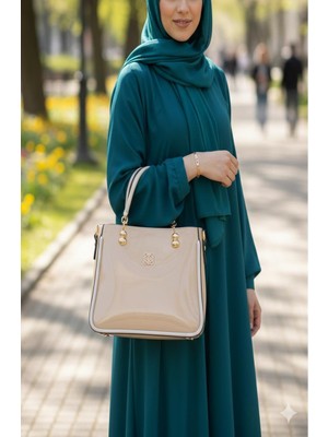 Shoemix Bej Rugan El ve Omuz Çantası - Altın Amblem Detaylı