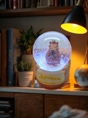 PremiumPort Sevimli Capybara Figürlü Işıklı Dekoratif Kar Küresi, 7X5CM