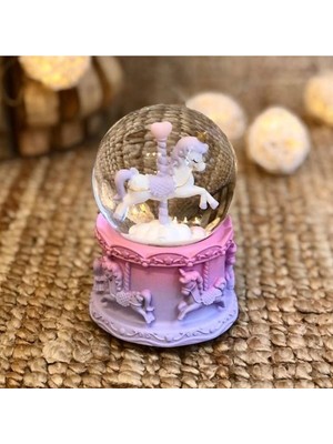 PremiumPort Sevimli At Figürlü Kar Küresi, Şık ve Havalı Hediye Seçeneği