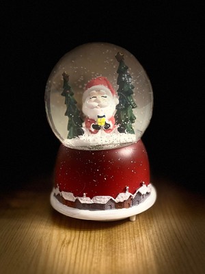 PremiumPort Yılbaşı Mega Boy Kar Püskürtmeli Işıklı Müzikli Kar Küresi