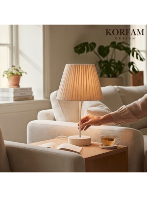 KorFam Bej Rengi Keten Kumaş Başlıklı Metal Gövdeli Abajur