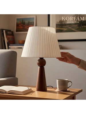 KorFam Beyaz Keten Kumaş Başlıklı Ahşap Abajur