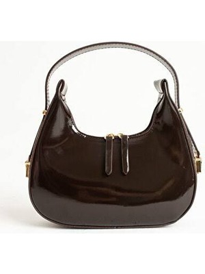 Legend Aksesuar Kadın Rugan Deri Baget Cherry Bag Fermuar Kapamalı Özel Askı Detaylı El ve Kol Çantası