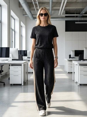 Kokoşum Butik 7492 Yanları Simli Şeritli Takım Siyah