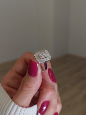 Cemal Demircioğlu Baget Taşlı 14 Ayar Beyaz Altın Kadın Yüzük