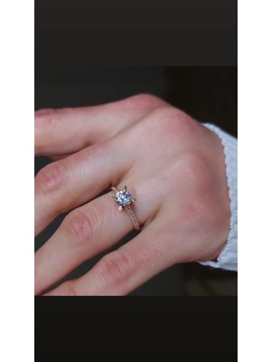 Cemal Demircioğlu Tek Taş 14 Ayar Altın Baget Taşlı Kadın Yüzük