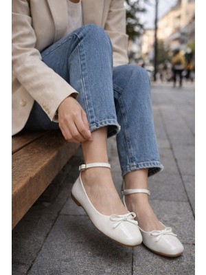 Klay Shoes Kadın Rugan Bilekten Kemerli Şık Rahat Retro Babet