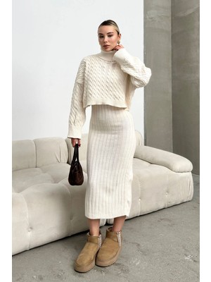 Lior Design Ekru Boğazlı Örgü Motifli Crop Kazak ve Triko Elbise Takım BC231004