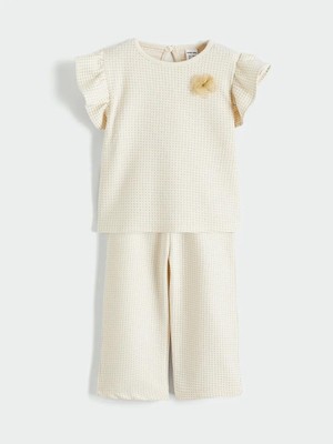 LC Waikiki Bej Çiçek Aplikeli Fırfırlı Kız Bebek Bluz ve Tayt  (S6)