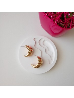 Lente Aksesuar Kadın Vintage Dokulu Kruvasan Halka Küpe - Burgu Model Şık Günlük Küpe