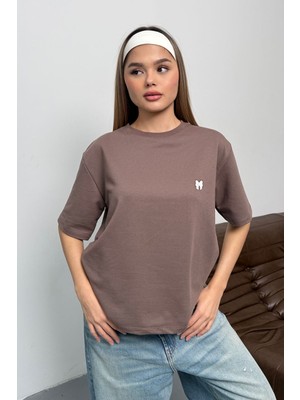 Giysa Kadın Bisiklet Yaka Fiyonk Nakışlı 2ip T-Shirt Açık Kahverengi - 26Y 26601