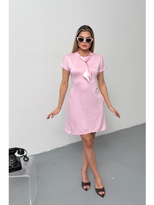 Giysa Kadın Yakası Fular Detaylı Çift Cepli Elbise Pembe - 26Y 26724