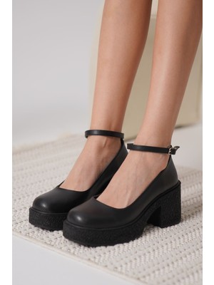 Shoegar Kadın Siyah Bilekten Baretli Günlük Ayakkabı EATR06MS01C