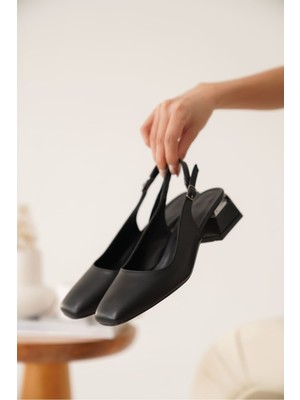 Shoegar Kadın Mat Siyah Topuklu Ayakkabı EATR08MS35K