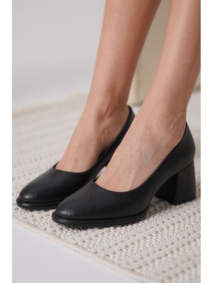Shoegar Siyah Cilt Kadın Stiletto EATR18MS05C
