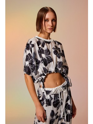 Berr-in Kadın Bisiklet Yaka Kısa Kol Büzgülü Siyah-Beyaz Bluz 124Y04004112-SİYAH