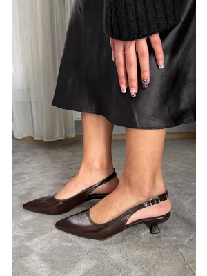 Preshley Kadın Boss Kahve Krışık Rugan Sivri Burunlu Kısa Kitten Topuklu Rahat Şık Arkası Acık Stiletto Ayakkabı