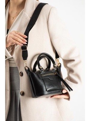 Change Time Berlin Ufak Boy Şık Tasarım El ve Çapraz Çanta En:22 Cmboy:15 cm Dip: 10 cm