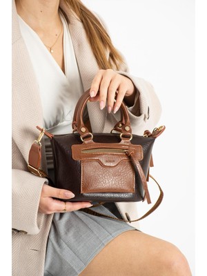 Change Time Berlin Ufak Boy Şık Tasarım El ve Çapraz Çanta En:22 Cmboy:15 cm Dip: 10 cm