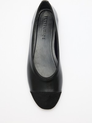 Lutvelizade Babet 2605 - Oval Burun Süet Detaylı Siyah Kadın Babet