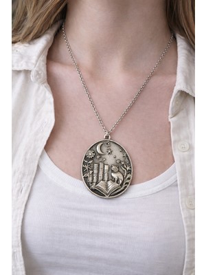 Herşey Nota Yuvarlak Detaylı Metal Figür Kolye – Tasarım Zincirli Kolye