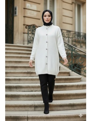 Bubiee Baby Kadın Kırık Beyaz Yumuş Hırka Pelüş Dokulu Kristal Düğme Detaylı Triko Hırka