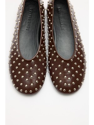 Lutvelizade Babet 2603 - Oval Burun Zımba Detaylı Acı Kahve Kadın Babet