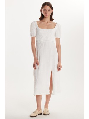 Tudors Kadın Standart Fit Kısa Kollu Lastikli Kare Yaka Yırtmaçlı Ekru Elbise