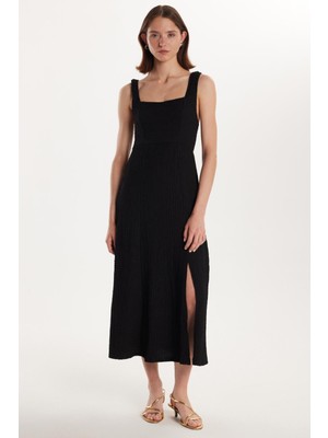 Tudors Kadın Standart Fit Kısa Kollu Kare Yaka Yırtmaçlı Siyah Elbise