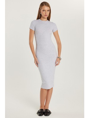 Tudors Kadın Standart Fit Bisiklet Yaka Kısa Kollu Modal Kumaş Midi Boy Gri Elbise