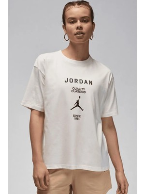 Nike Jordan Girlfriend Loose Fit Womens Tee Bol Kesim Kadın Günlük Tişört Krem