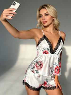 Çiçek Baskılı Saten Şortlu Takım