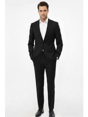 Uki Siyah Sivri Yaka Comfort Fit Klasik Takım Elbise