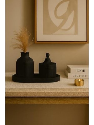 Storemax 3 Parçalı Siyah Dekoratif Set – Çizgili Vazo, Kapaklı Mumluk & Oval Tepsi