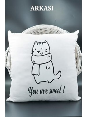 Storemax Harfli Kırlent Kılıfı Kadife 43X43 cm Çift Taraflı C Harfi Kedi Desenli Evlilik Teklifi Doğum Günü