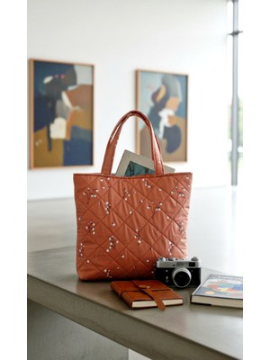 Kapitone Kumaş , Tarçın Rengi, Çiçek Desenli Günlük El Çantası