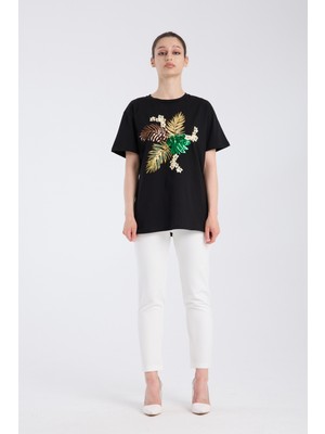 Vita Fortuna Desenli Pul Işlemeli Kısa Kollu Kadın Tshirt - VK0061