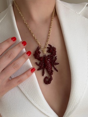 Alice İsstanbul Bordo Akrep Kolye