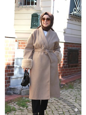 Tuğba Sarı Kol Ucu Kütklü  Bej Kaşe Kadın Mont