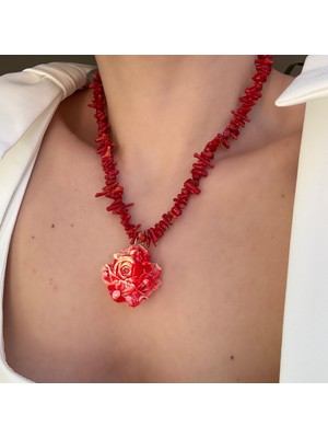 Alice İsstanbul Mercan Taşlı Gül Kolye