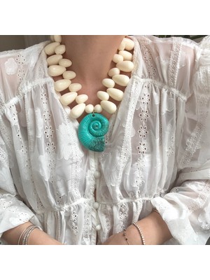 Alice İsstanbul Krem Boncuklu Salyangoz Kolye