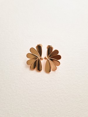 MoM's Collection Çiçek Figürlü Rose Altın Rengi Küpe