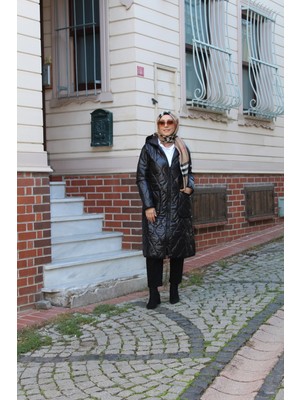 Tuğba Sarı Siyah Kapitone Uzun Cepli Kadın Mont