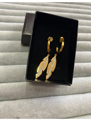 Pink Kuş Tüyü Şeklinde Taşlı Çelik Küpe