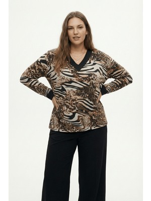Şuranur Leopar & Zebra Karma Desenli V-Yaka Bluz – Siyah Biyeli, Rahat Kesim