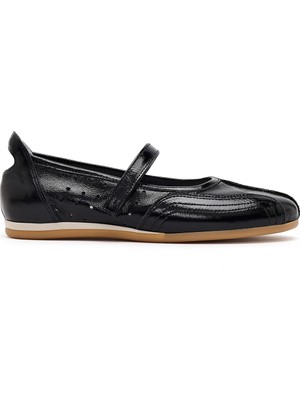 Derimod Kadın Siyah Bantlı Rugan Deri Babet 26PFD370416