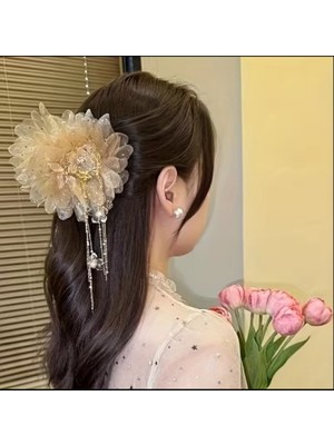 TrendyChic Çiçek Püsküllü Mandal Toka